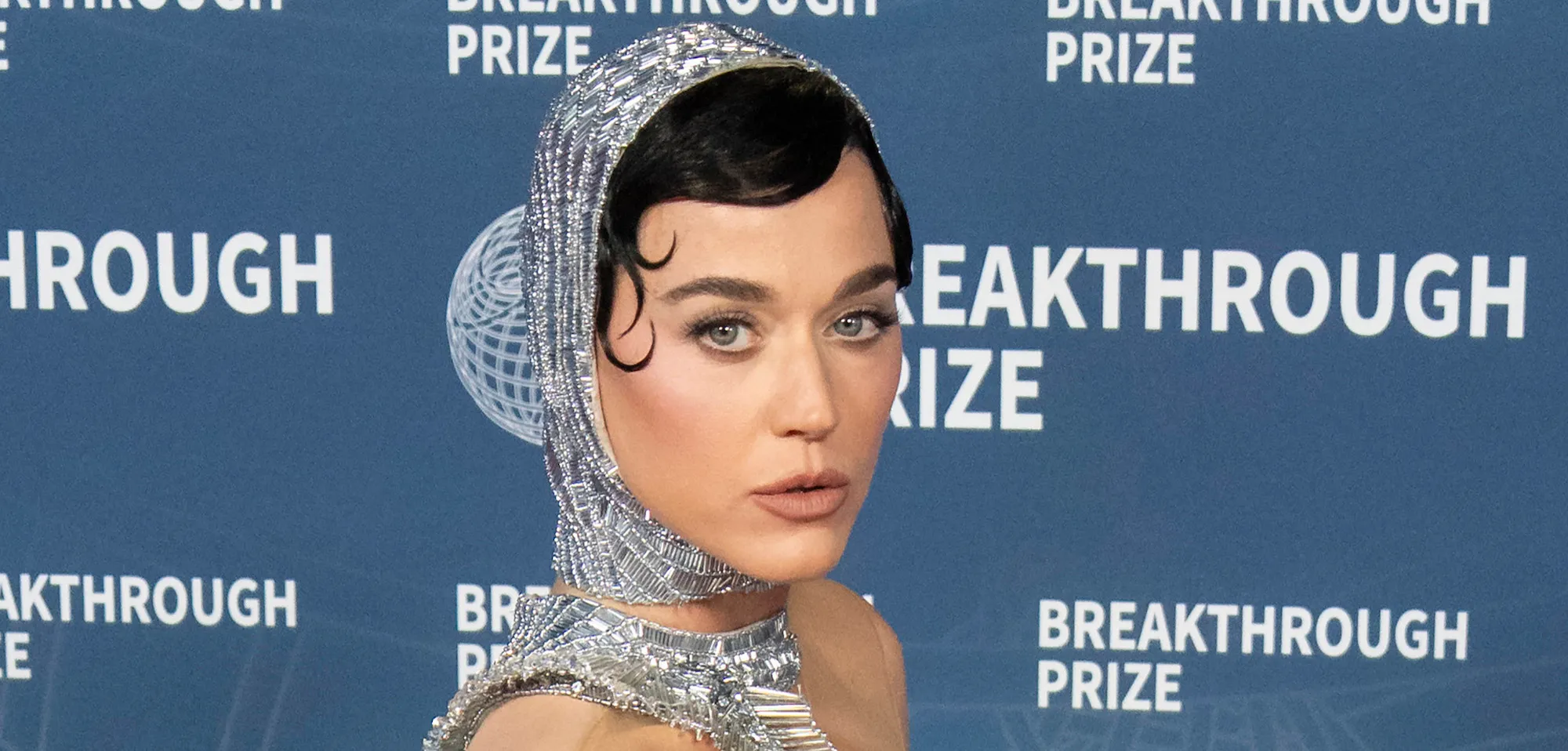 ケイティ・ペリーは、宇宙飛行の反発に反応しているようです