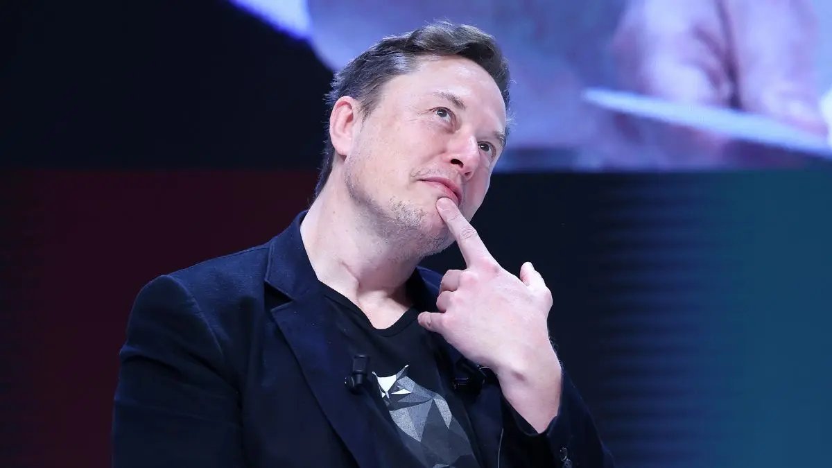 「ネズミ野郎」：イーロン・マスク、重力は本物ではないと考えるUFCファイターに罵倒される